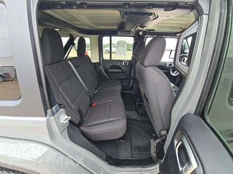 2019 Jeep Wrangler Unlimited Sahara - miniatura 13