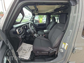 2019 Jeep Wrangler Unlimited Sahara - miniatura 3