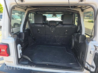 2019 Jeep Wrangler Unlimited Sahara - miniatura 11