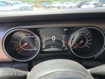 2019 Jeep Wrangler Unlimited Sahara - miniatura 6