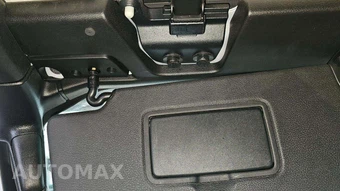 2019 Jeep Wrangler Unlimited Sahara - miniatura 28