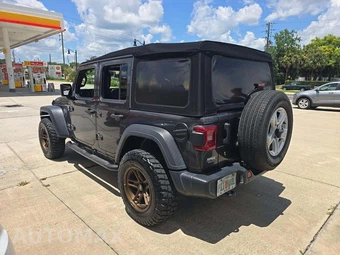 2019 Jeep Wrangler Unlimited Sport S - miniatura 2
