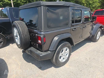 2019 Jeep Wrangler Unlimited Sport S - miniatura 4