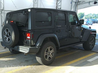 2019 Jeep Wrangler Unlimited Sport S - miniatura 4