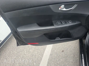 2019 Kia Forte FE – miniatura 9
