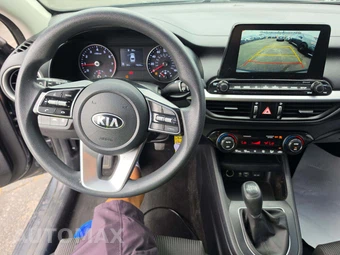2019 Kia Forte FE – miniatura 10