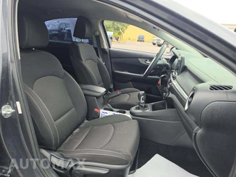 2019 Kia Forte FE – miniatura 18