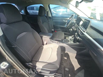 2019 Kia Forte FE – miniatura 8