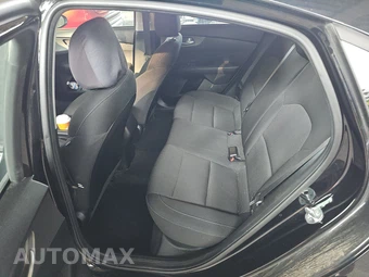 2019 Kia Forte LXS – miniatura 13