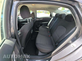 2019 Kia Forte LXS - miniatura 13