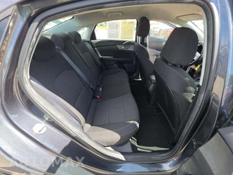 2019 Kia Forte LXS - miniatura 16