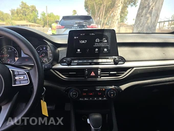 2019 Kia Forte LXS - miniatura 11