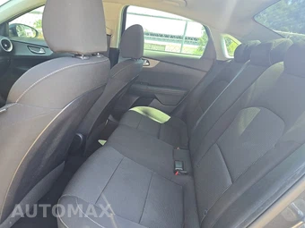 2019 Kia Forte LXS - miniatura 13