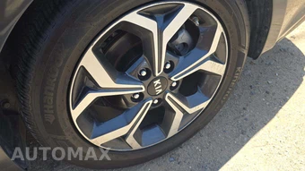 2019 Kia Forte LXS - miniatura 24
