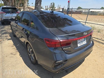 2019 Kia Forte LXS - miniatura 6