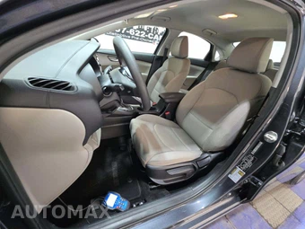 2019 Kia Forte LXS - miniatura 6