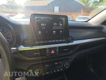 2019 Kia Forte LXS – miniatura 11