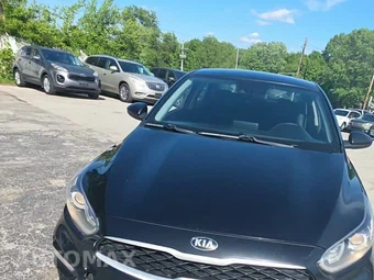 2019 Kia Forte LXS – miniatura 2