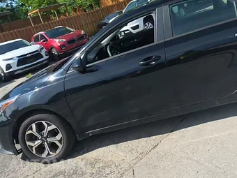 2019 Kia Forte LXS – miniatura 3