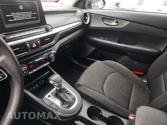2019 Kia Forte LXS – miniatura 11