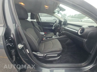 2019 Kia Forte LXS – miniatura 8