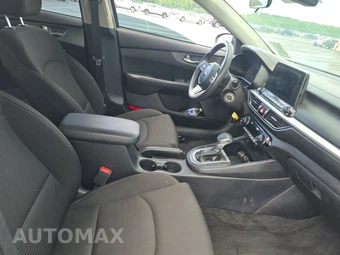 2019 Kia Forte LXS – miniatura 8