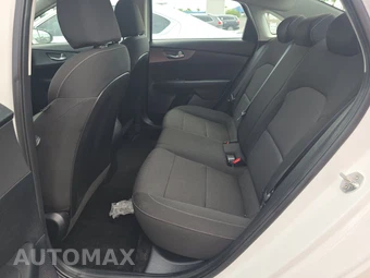 2019 Kia Forte LXS – miniatura 13