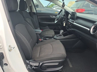 2019 Kia Forte LXS – miniatura 8