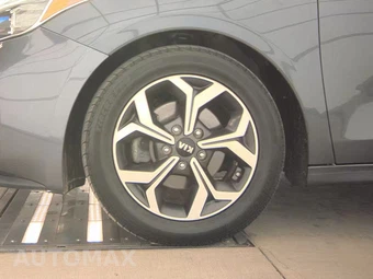 2019 Kia Forte LXS - miniatura 9