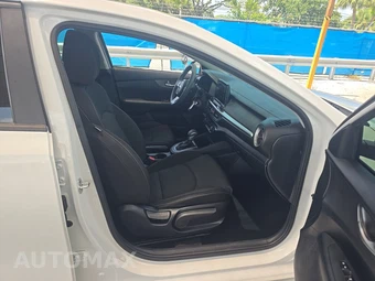 2019 Kia Forte LXS – miniatura 8