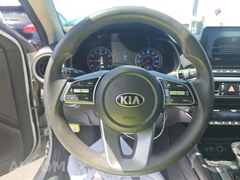 2019 Kia Forte LXS – miniatura 10