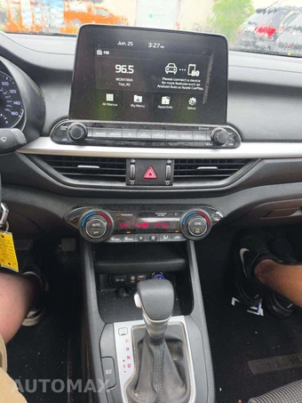 2019 Kia Forte LXS - miniatura 10