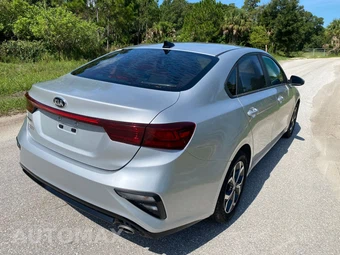 2019 Kia Forte LXS - miniatura 6