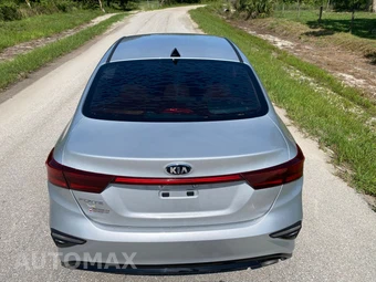 2019 Kia Forte LXS - miniatura 7