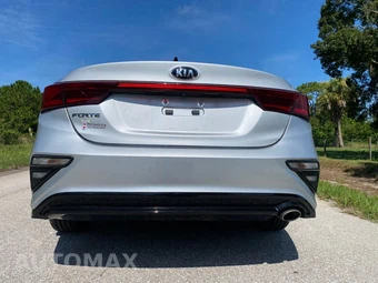 2019 Kia Forte LXS - miniatura 8