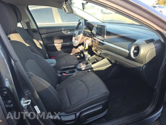 2019 Kia Forte LXS – miniatura 8
