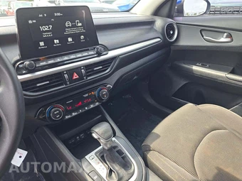 2019 Kia Forte LXS – miniatura 10