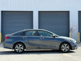 2019 Kia Forte LXS - miniatura 5