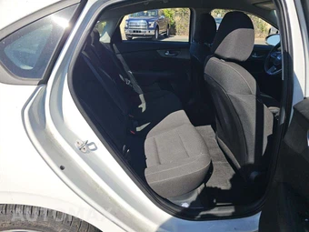 2019 Kia Forte LXS – miniatura 13