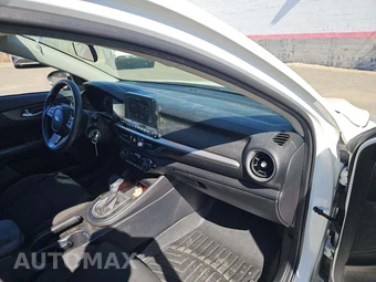 2019 Kia Forte LXS – miniatura 16