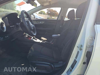 2019 Kia Forte LXS – miniatura 3