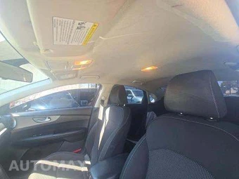 2019 Kia Forte LXS – miniatura 12