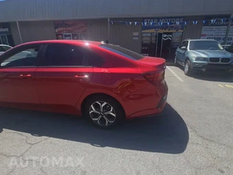 2019 Kia Forte LXS – miniatura 3