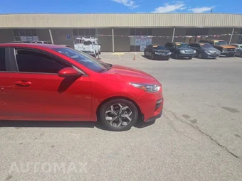 2019 Kia Forte LXS – miniatura 5