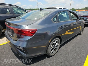2019 Kia Forte LXS – miniatura 4