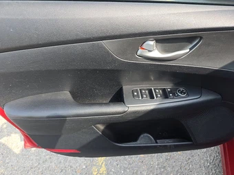 2019 Kia Forte LXS - miniatura 9