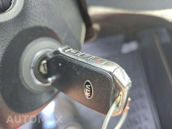 2019 Kia Forte S – miniatura 8