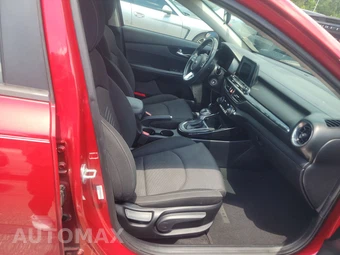 2019 Kia Forte S – miniatura 8