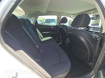 2019 Kia Optima LX – miniatura 16