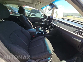 2019 Kia Optima LX – miniatura 18
